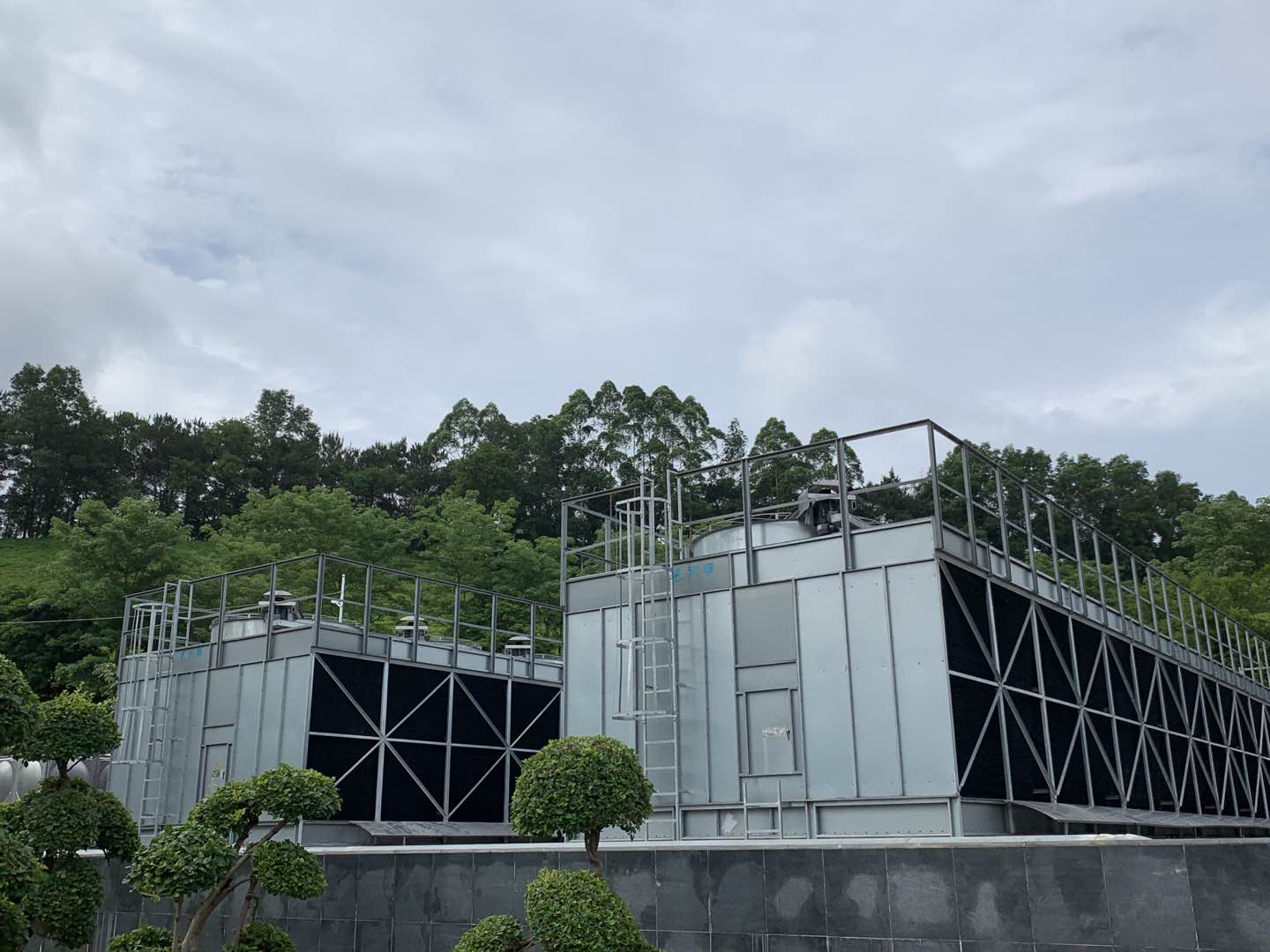 淺析方形冷卻塔選購(gòu)要求有哪些?(各種型號(hào)方形冷卻塔)